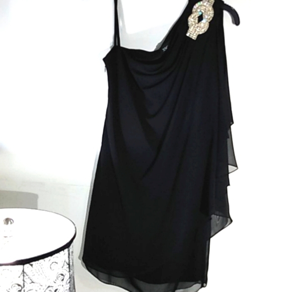XSCAPE NWT BLACK ONE-SHOULDER RHINESTONE FLUTTER HEM MINI DRESS SIZE 6 - Picture 1 of 15